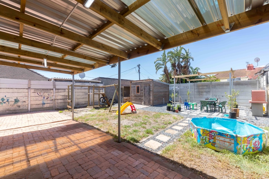 2 Bedroom Property for Sale in Athlone Western Cape